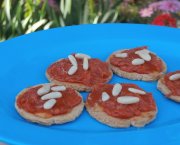 Canapes de sobrasada y miel